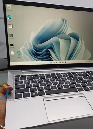New Laptop HP EliteBook 840 G8 16GB Intel Core I7 SSD 512GB