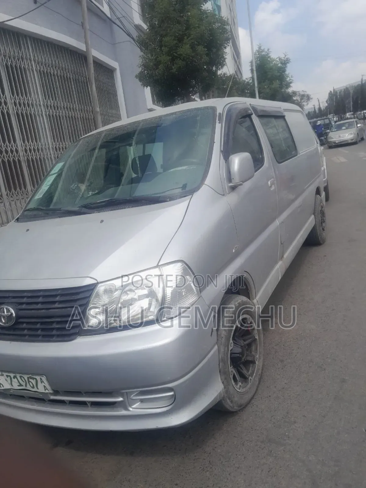 Toyota HiAce 2011 Silver