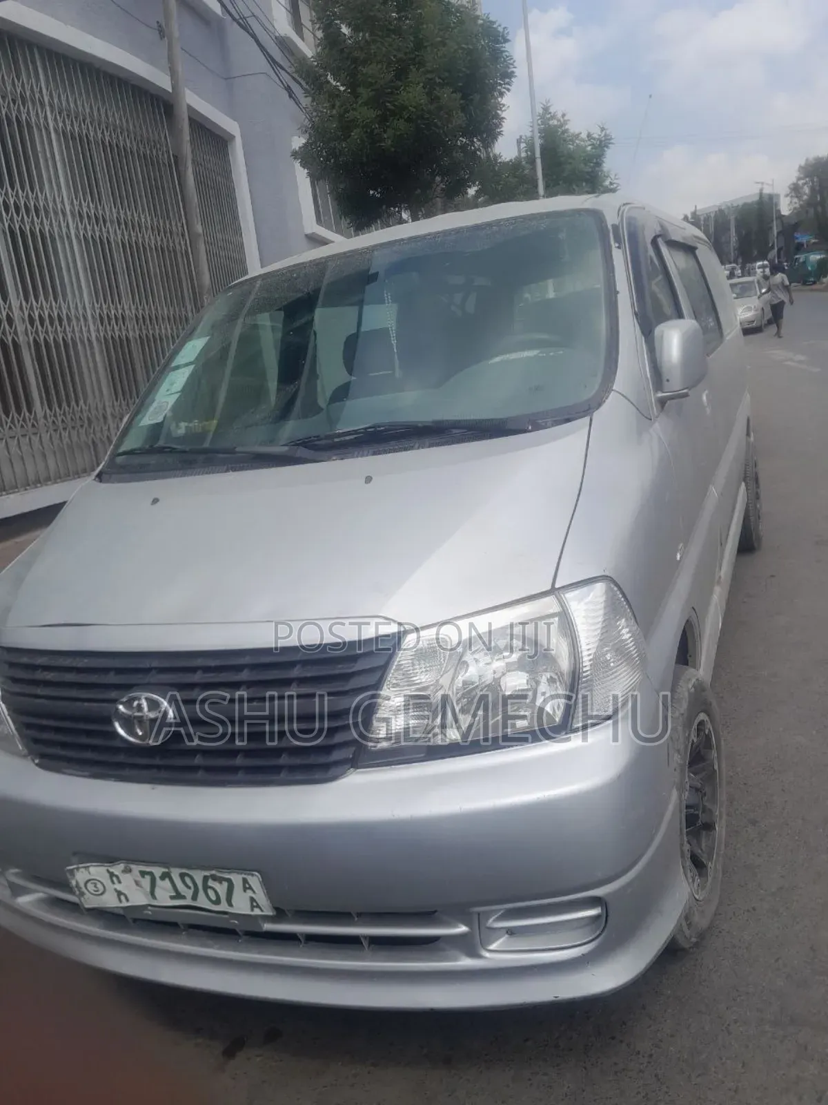 Toyota HiAce 2011 Silver