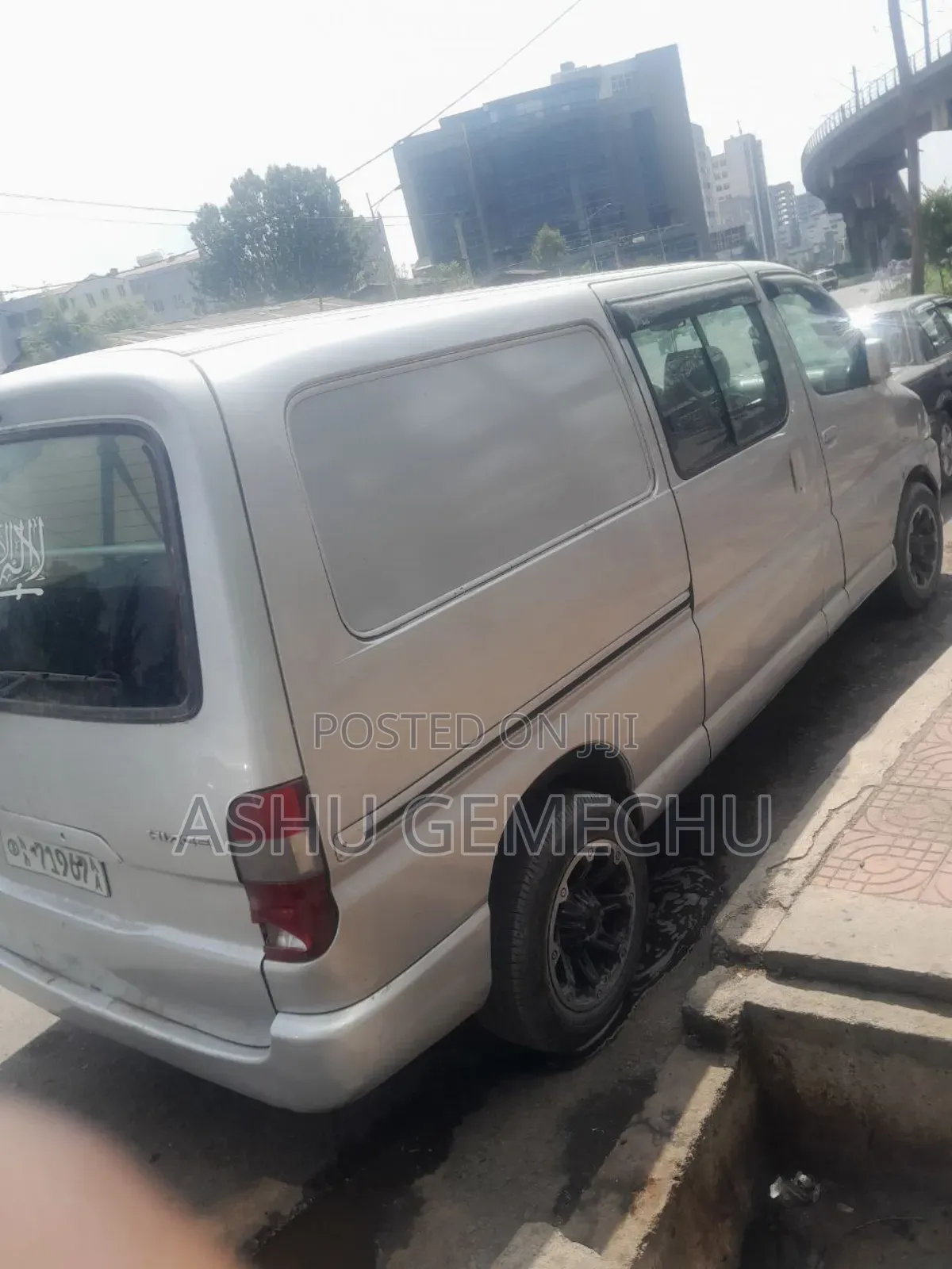 Toyota HiAce 2011 Silver