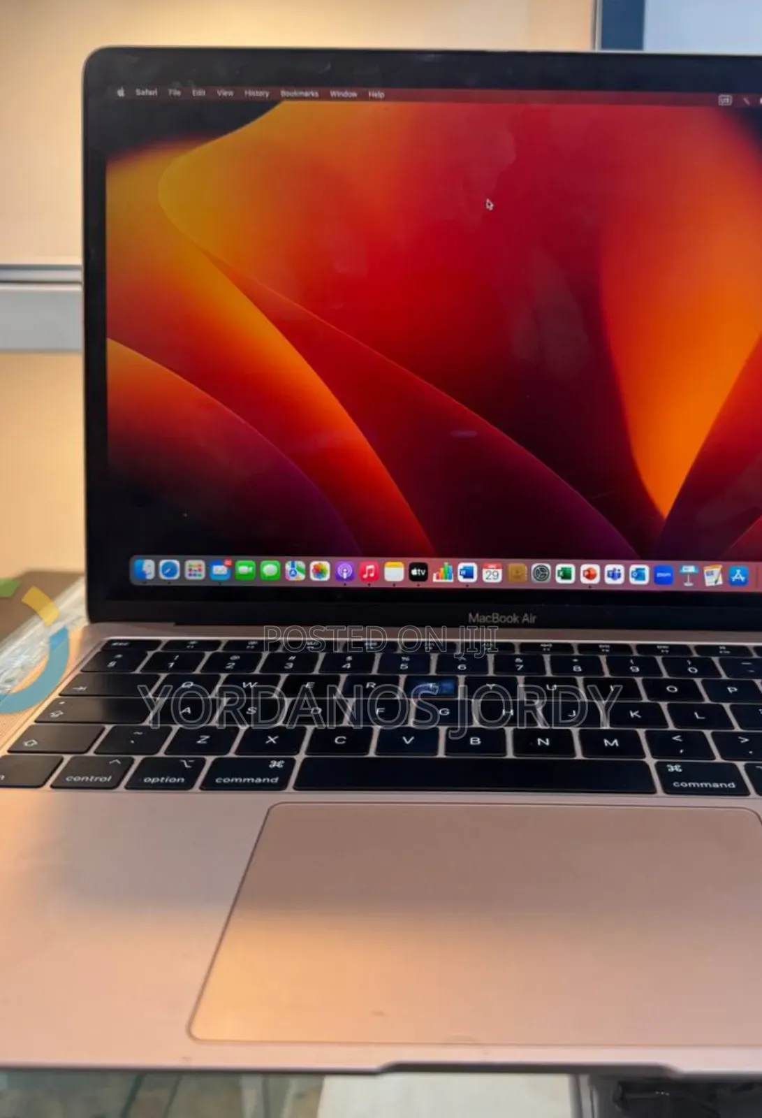 New Laptop Apple MacBook Pro 2019 8GB Intel Core I5 SSD 256GB