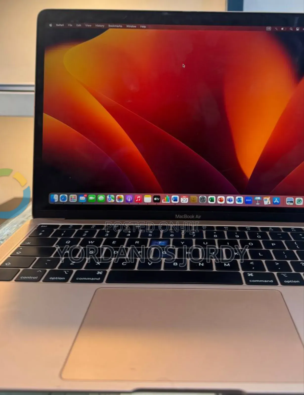 New Laptop Apple MacBook Pro 2019 8GB Intel Core I5 SSD 256GB