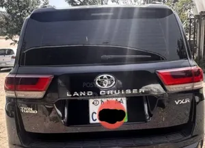 Toyota Land Cruiser 2022 Matt Black