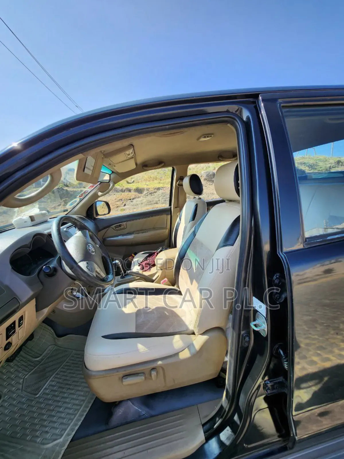 Toyota Hilux 2013 Black