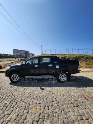 Toyota Hilux 2013 Black