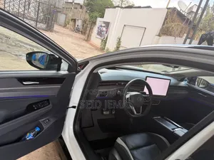 Volkswagen ID.7 2025 Off white