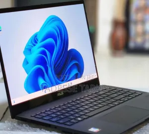 Photo - New Laptop Asus VivoBook 15 X505BA 16GB Intel Core I9 SSD 1T