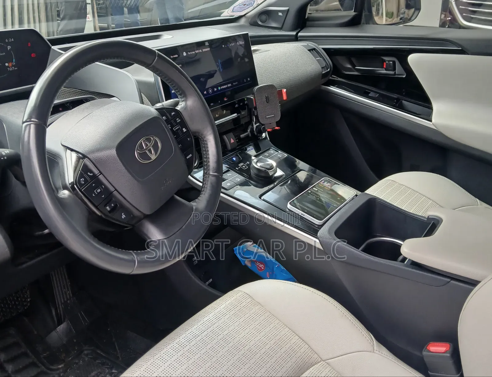 Toyota bZ4X 2023 White