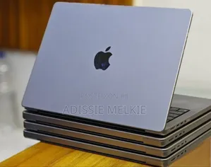 Photo - New Laptop Apple MacBook Pro M1 16GB Apple M1 Pro SSD 512GB