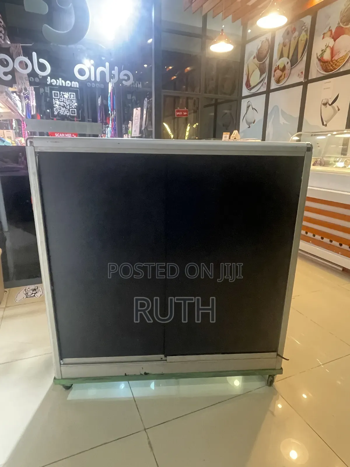 Almunium Display for Cosmetics