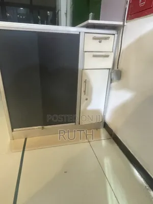 Almunium Display for Cosmetics