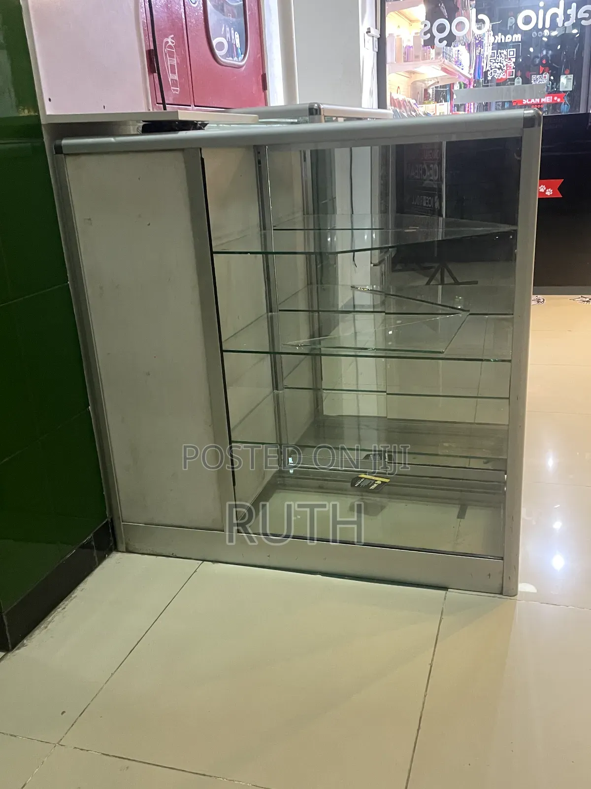 Almunium Display for Cosmetics