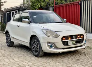 Suzuki Swift 2022 Off white
