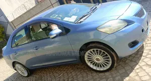 Toyota Belta 2010 Blue