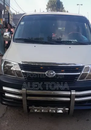 Toyota HiAce 2011 White