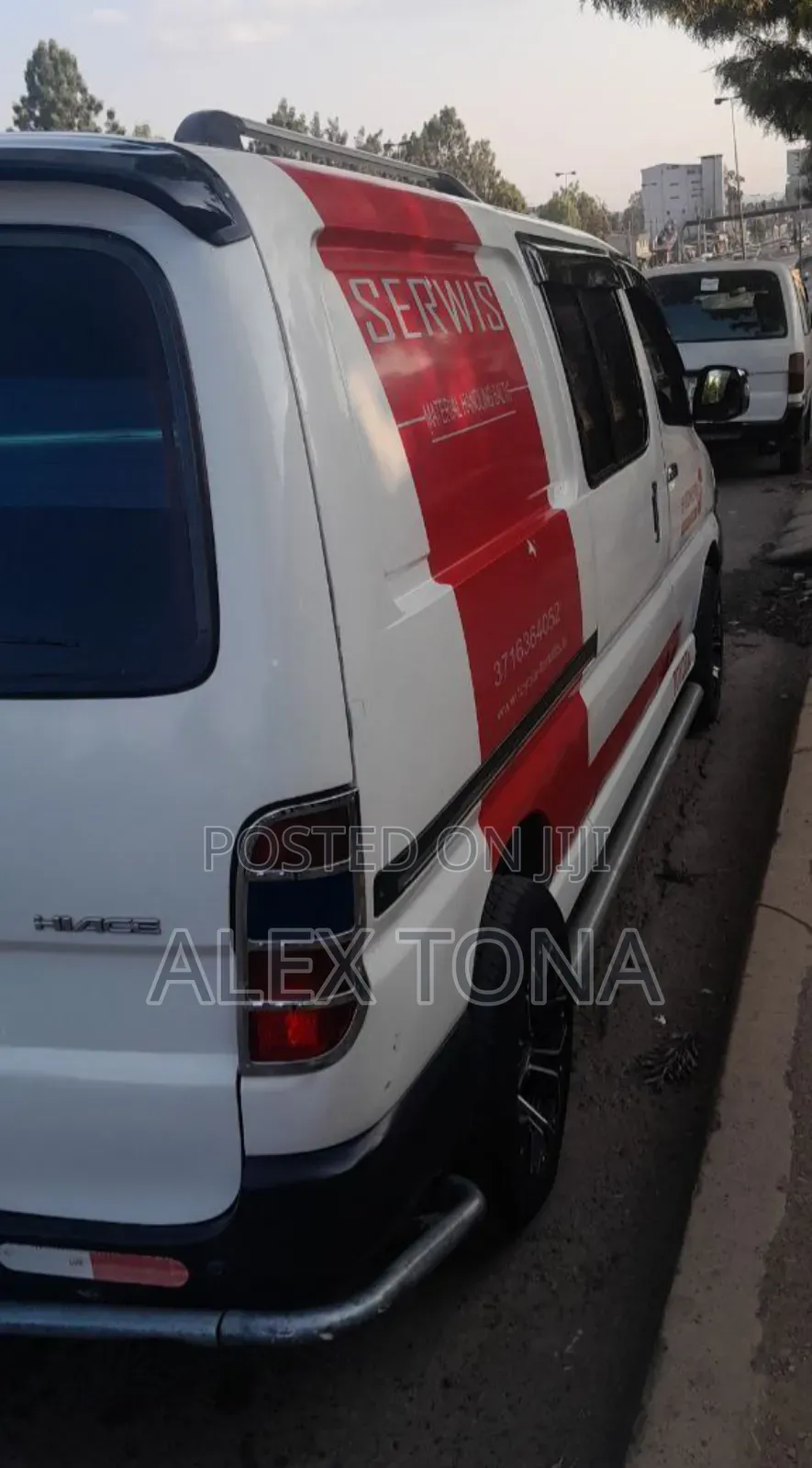 Toyota HiAce 2011 White