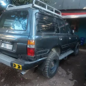 Toyota Land Cruiser HDJ 100 1998 Gray