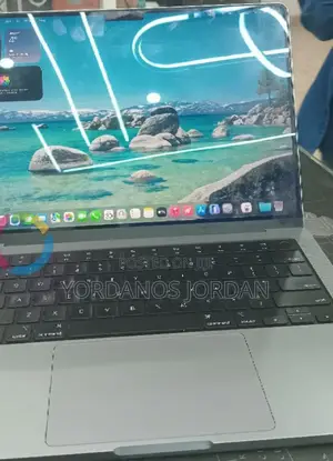 New Laptop Apple MacBook Pro M1 8GB Apple M1 Pro SSD 512GB