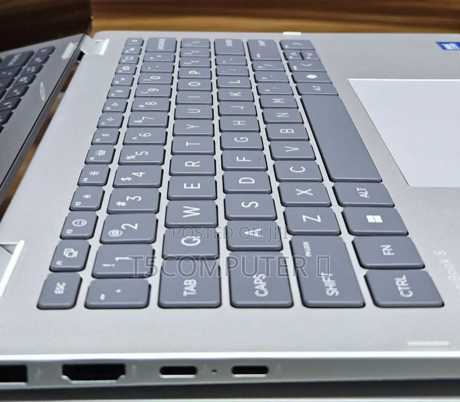 New Laptop HP OmniBook 5 Flip 8GB Intel Core 5 SSD 512GB