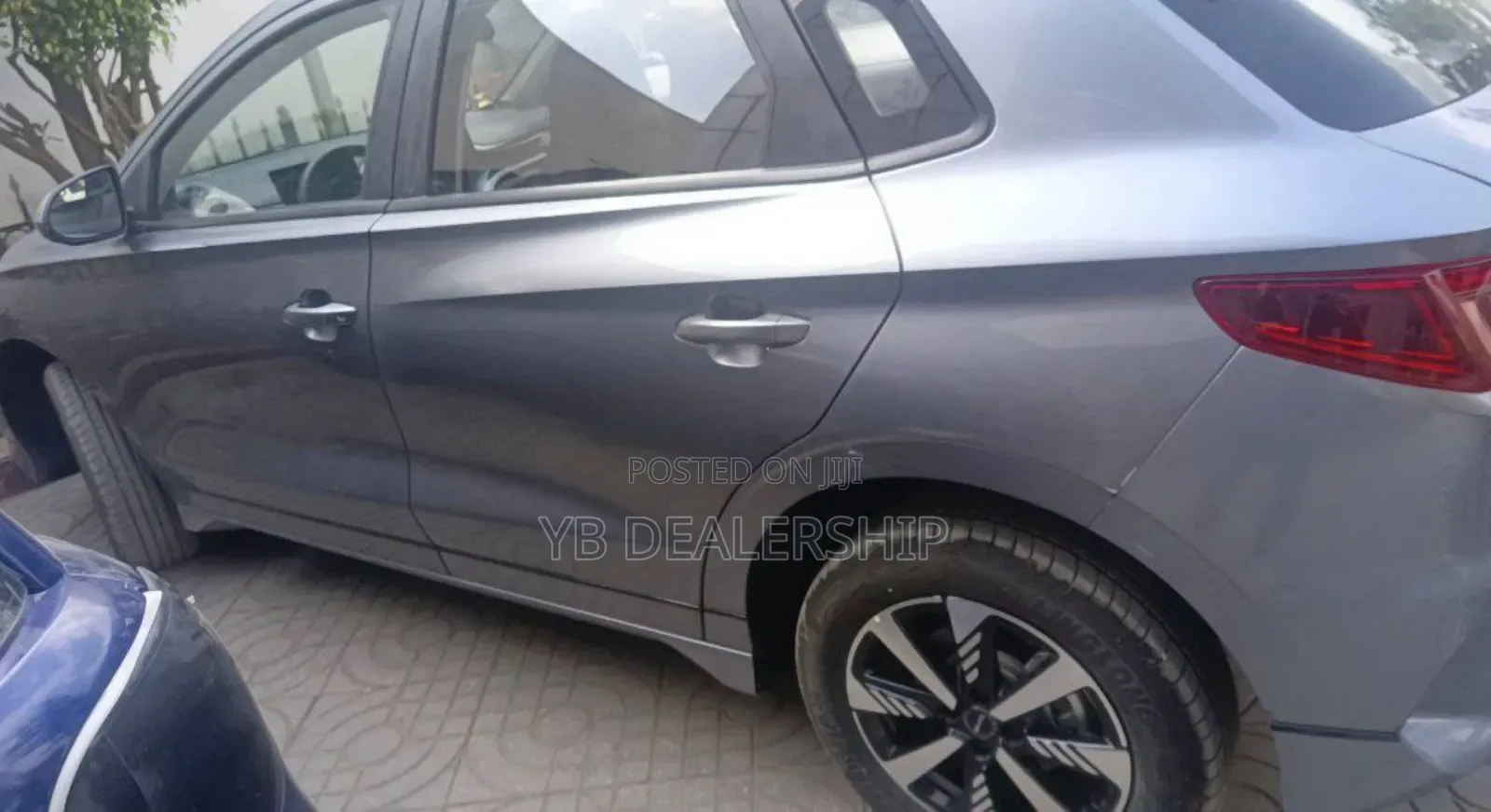 BYD E2 43 kWh 94 hp FWD 2025 Silver