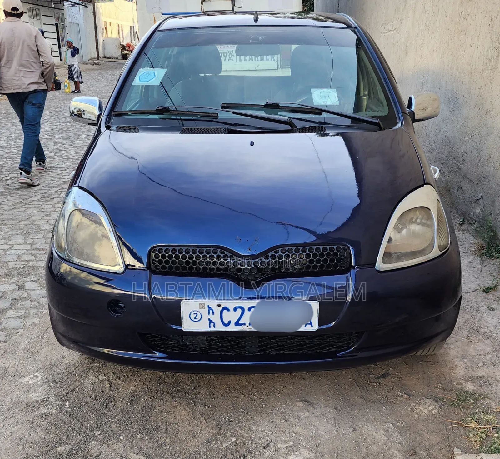 Toyota Vitz 2000 Blue