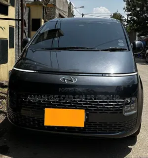Hyundai Staria 2023 Black