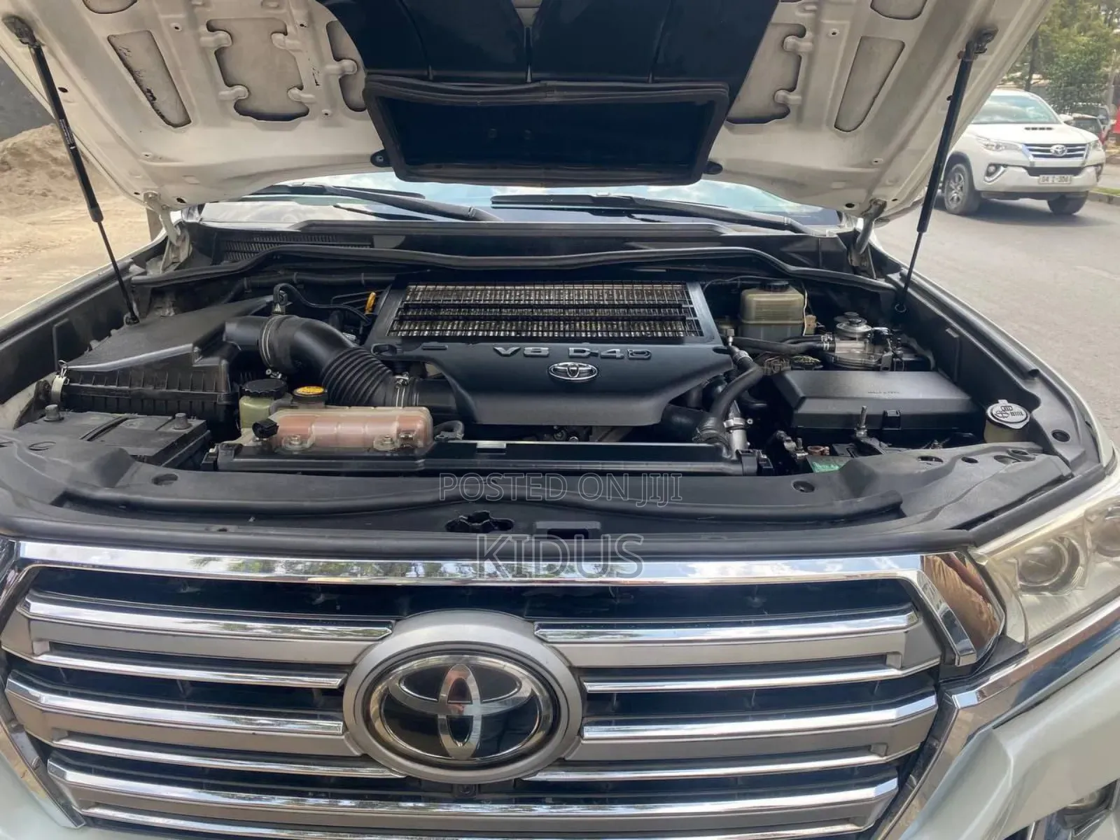 Toyota Land Cruiser 2008 White