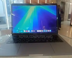 New Laptop Apple MacBook Pro 2019 8GB Intel Core I5 SSD 512GB