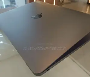 New Laptop Apple MacBook Pro 2019 8GB Intel Core I5 SSD 512GB