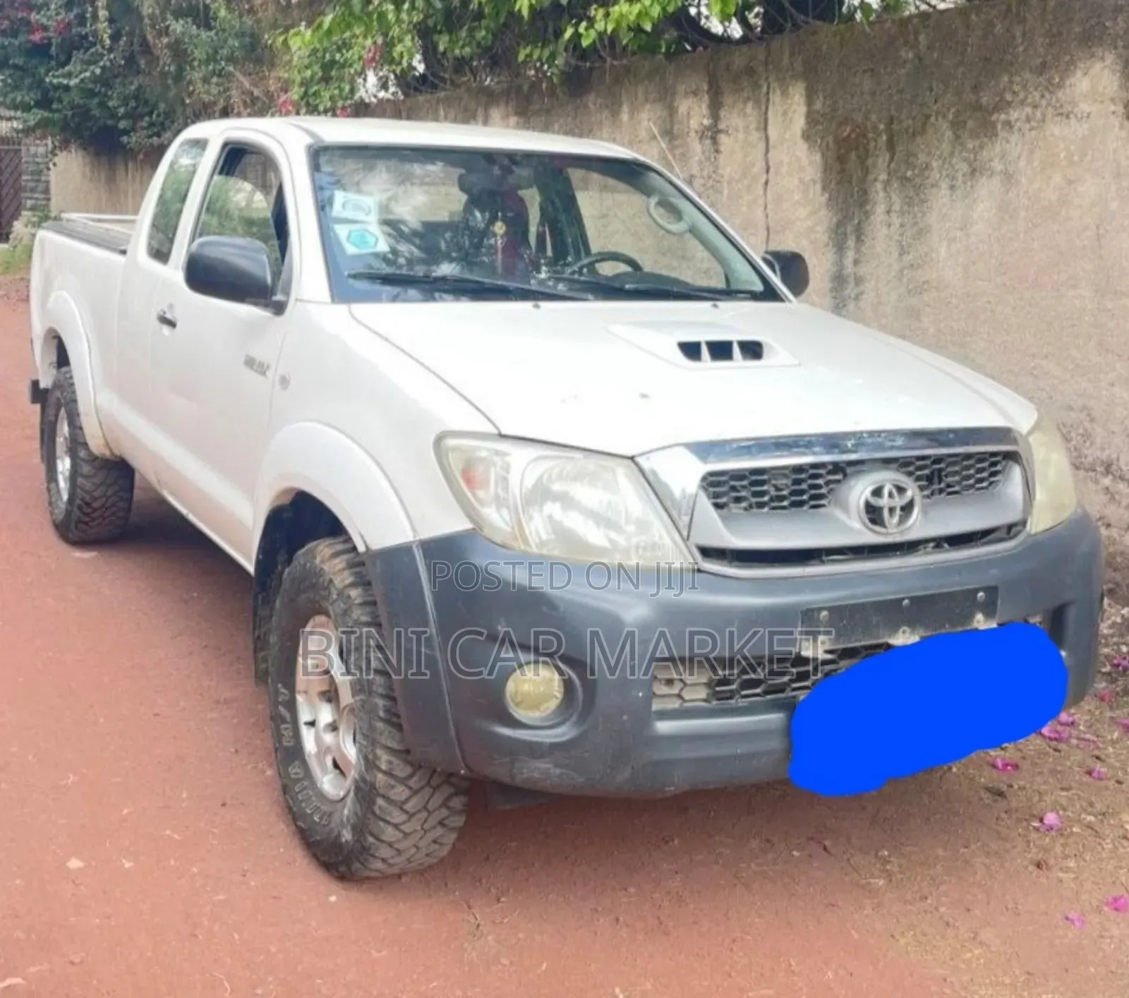 Toyota Hilux 2010 White