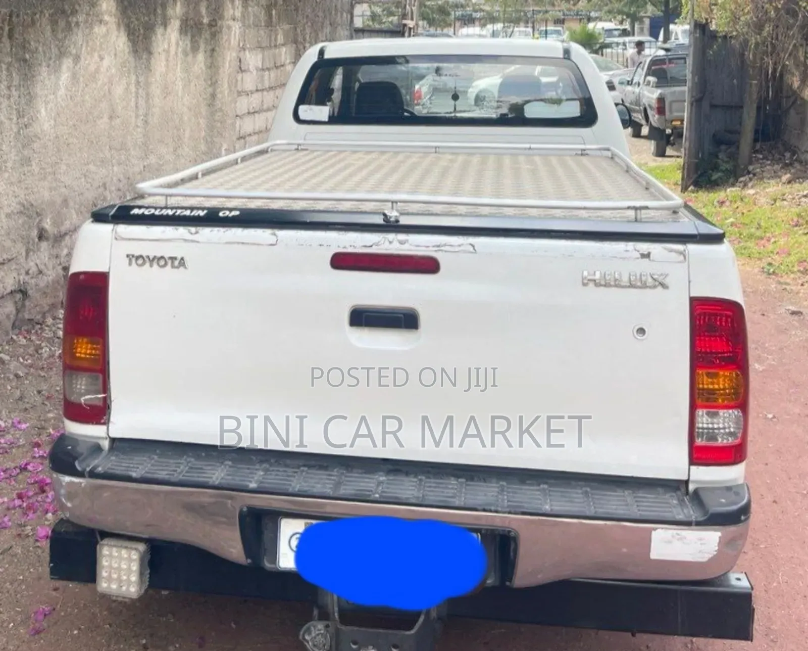 Toyota Hilux 2010 White