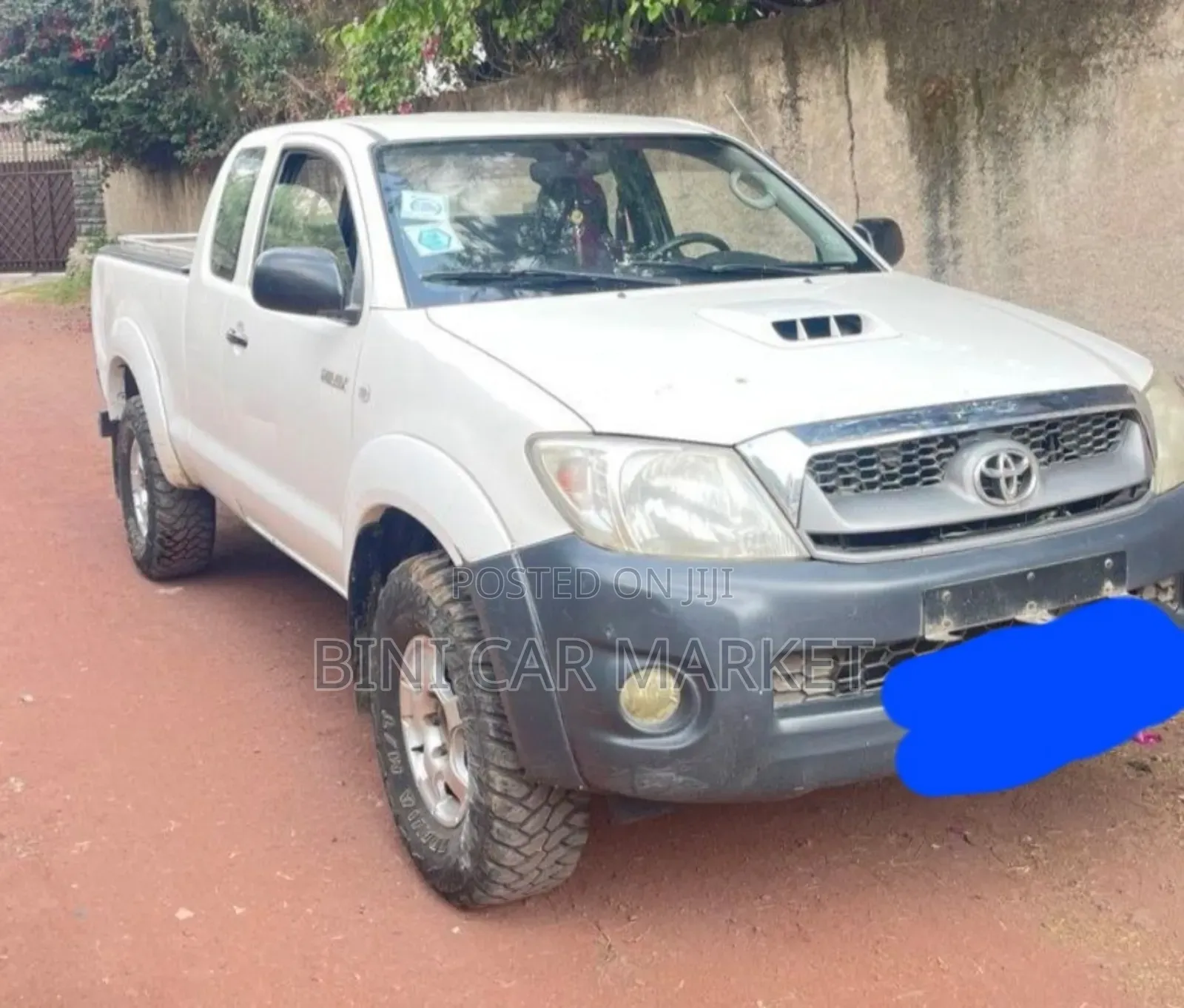Toyota Hilux 2010 White
