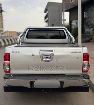 Toyota Hilux 3.0 D-4D 4x4 2013 Silver