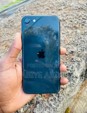 New Apple iPhone SE (2022) 64 GB Black