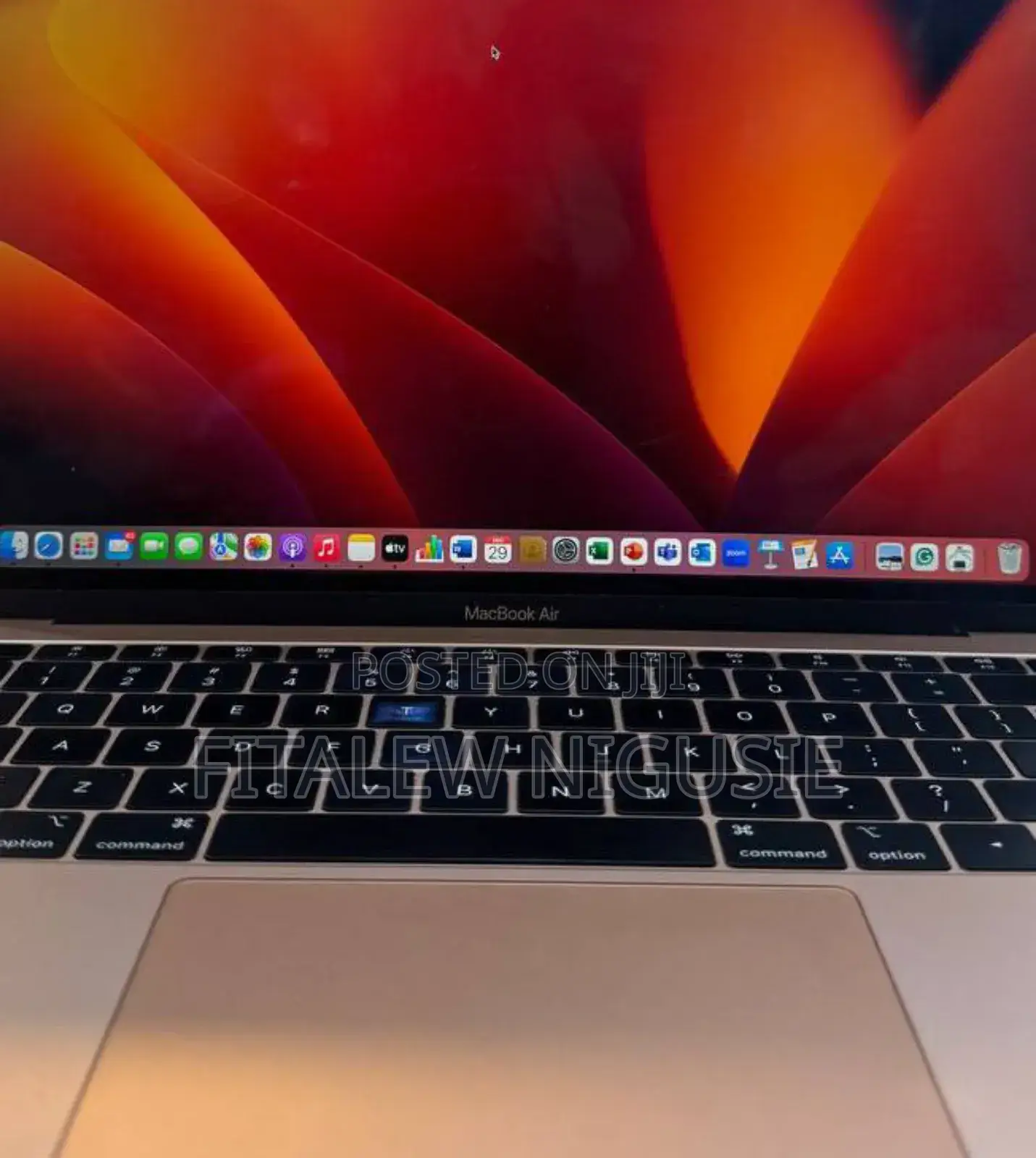 New Laptop Apple MacBook Pro 2019 8GB Intel Core I5 SSD 256GB