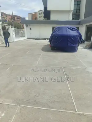 Space Rent for Car Show Room