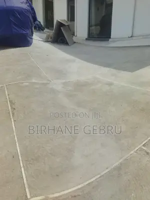 Space Rent for Car Show Room