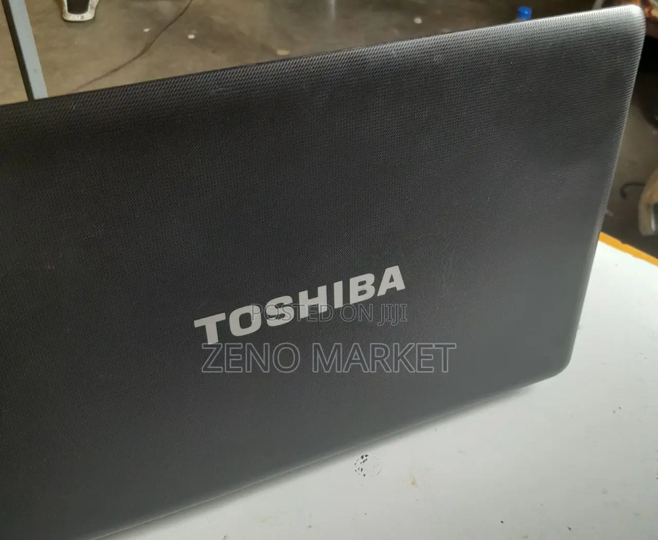 Laptop Toshiba Satellite C665 8GB Intel Core 3 HDD 500GB
