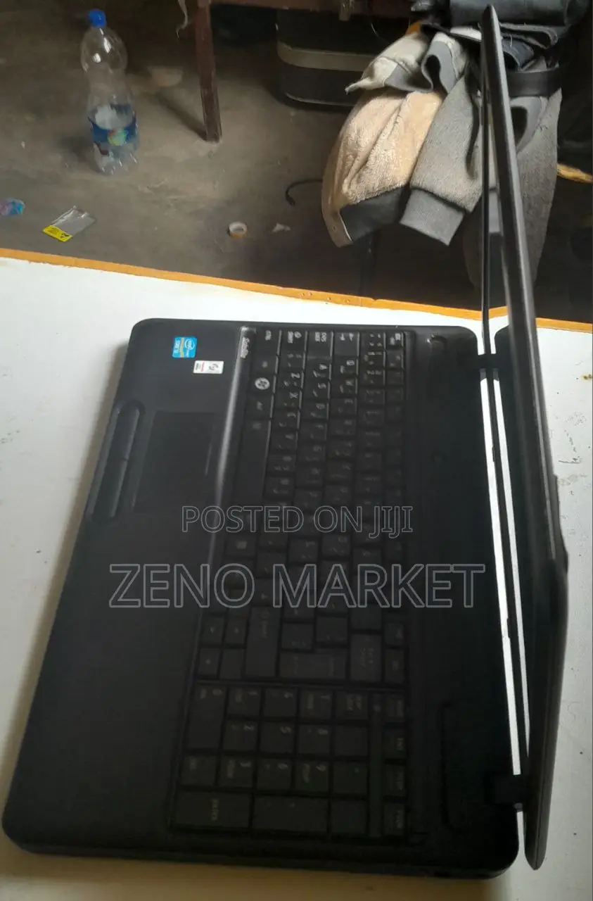 Laptop Toshiba Satellite C665 8GB Intel Core 3 HDD 500GB