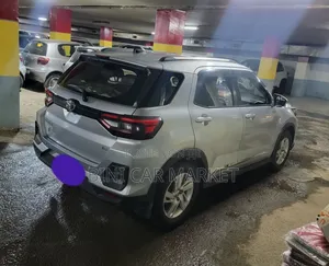 Toyota Raize 2023 Silver