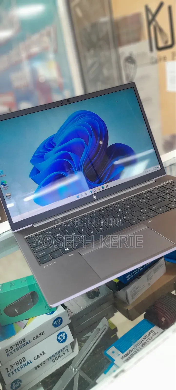 New Laptop HP ZBook Firefly 15 G7 16GB Intel Core I7 SSD 512GB