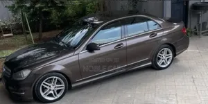 Mercedes-Benz C200 2012 Brown