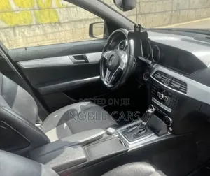 Mercedes-Benz C200 2012 Brown