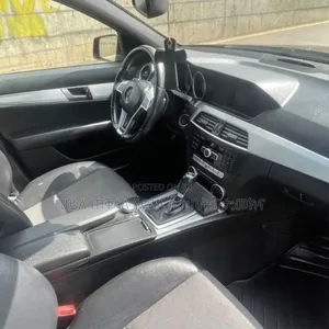 Mercedes-Benz C200 2012 Brown