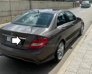 Mercedes-Benz C200 2012 Brown