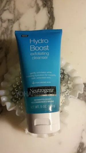 Neutrogena Hydro Boost Exfoliating Cleanser