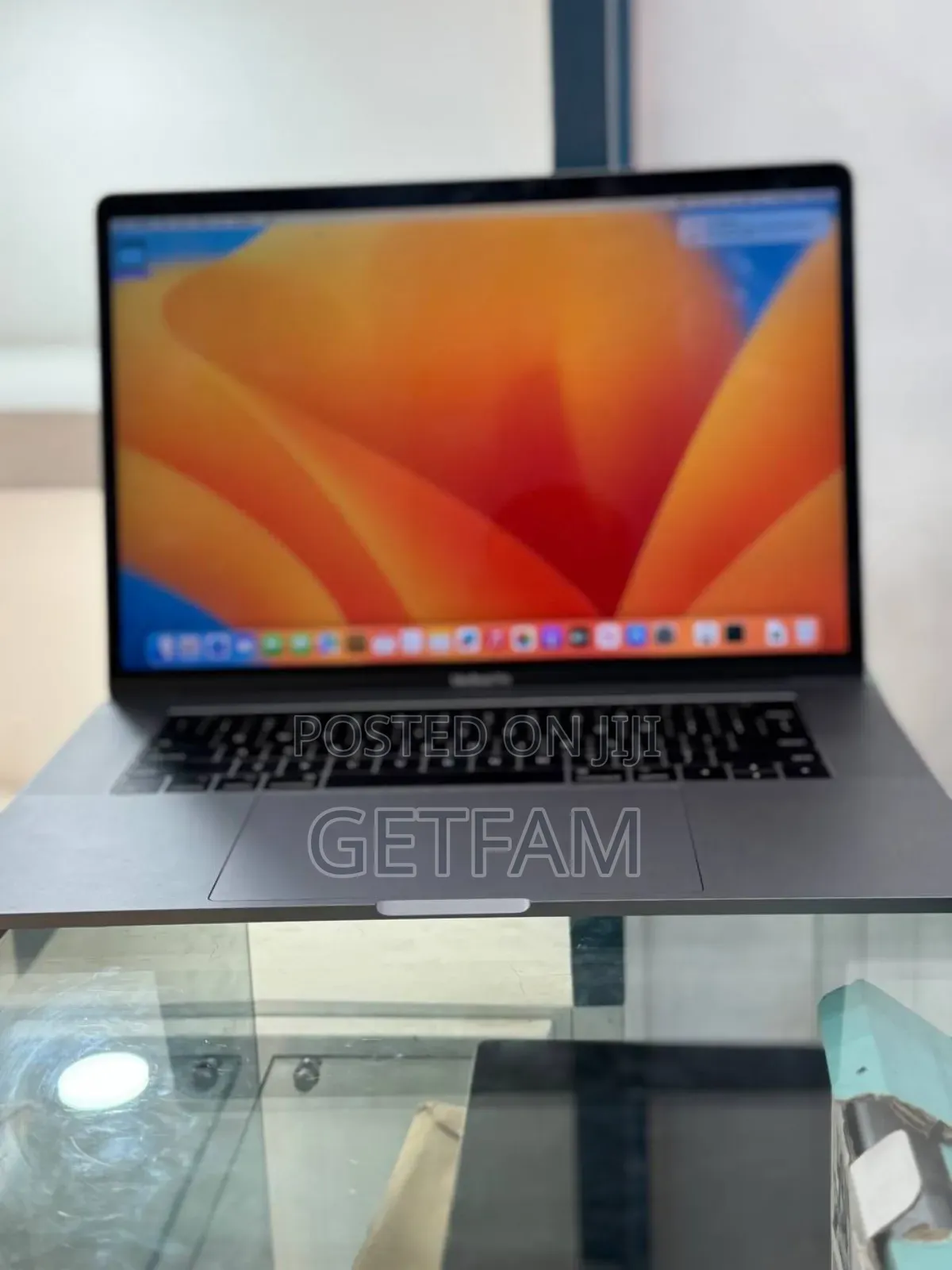 New Laptop Apple MacBook Pro 2019 32GB Intel Core I9 SSD 512GB