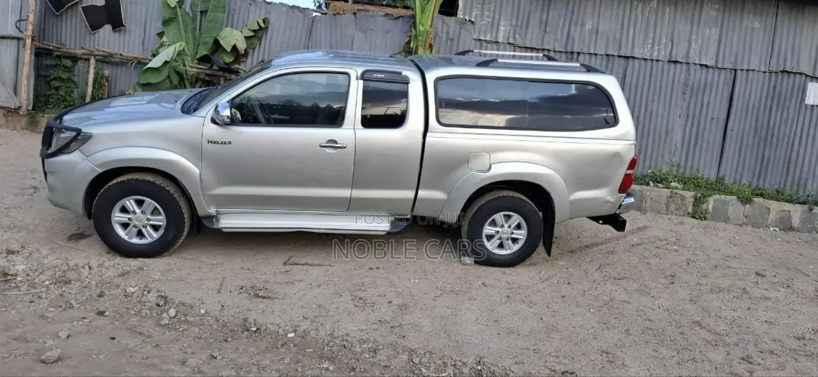 Toyota Hilux 2013 Silver