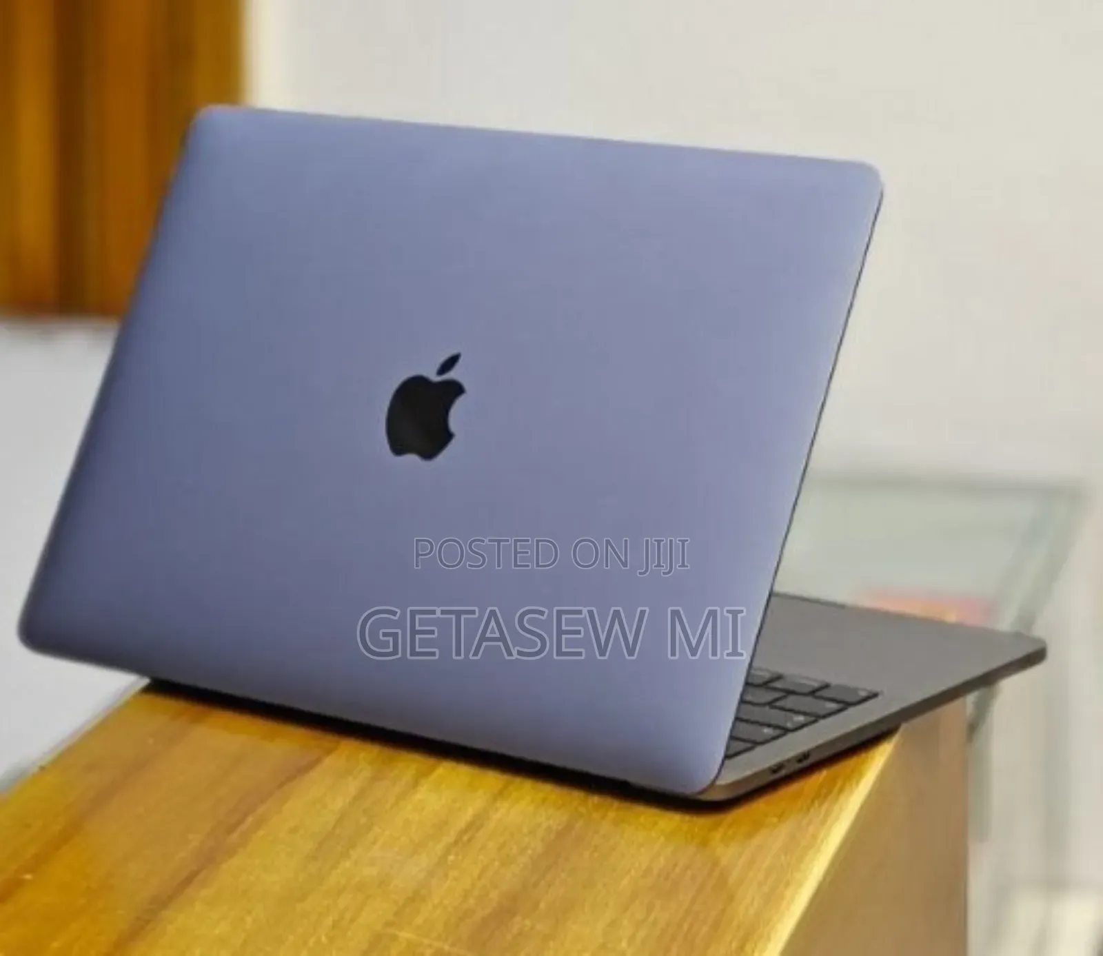 New Laptop Apple MacBook Pro 2018 8GB Intel Core I5 SSD 256GB