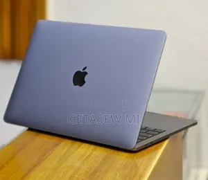New Laptop Apple MacBook Pro 2018 8GB Intel Core I5 SSD 256GB
